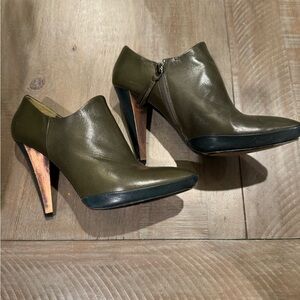 Miu Miu Leather Green Ankle Booties. Size 39.5. Made In Italy